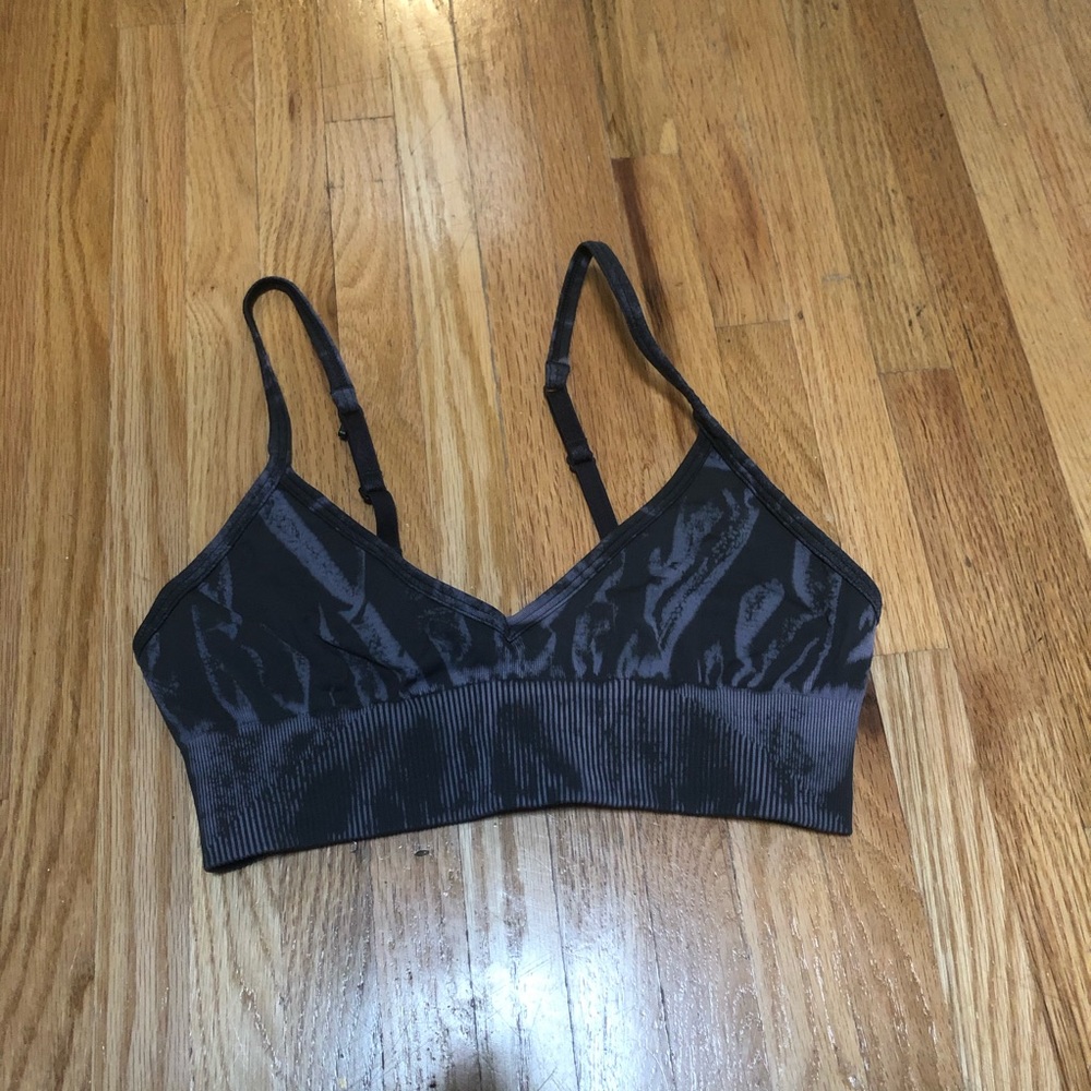 Lululemon sports bra